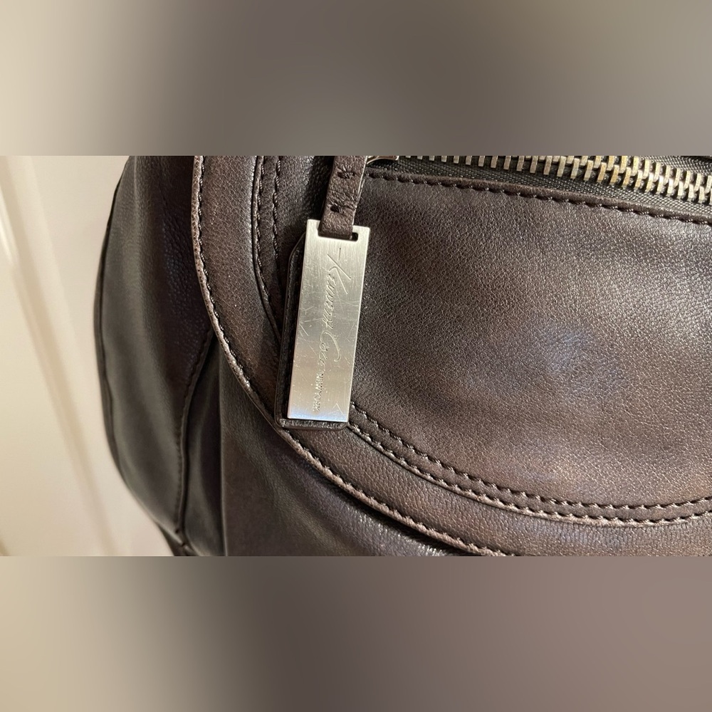 Kenneth Cole New York mushroom grey leather bag with shoulder & crossbody straps - Picture 11 of 16